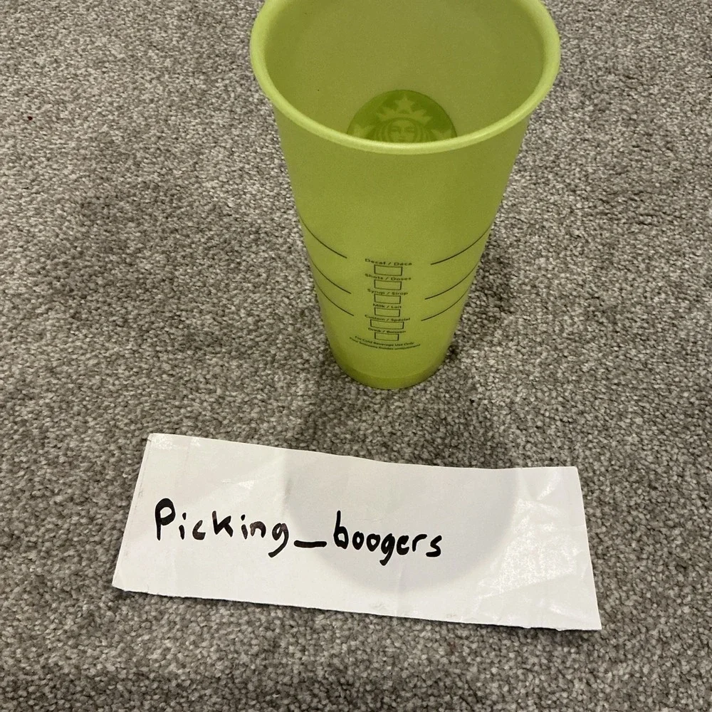 Starbucks Reusable Cold Cups With One Lid, Lot Of 9! 24oz